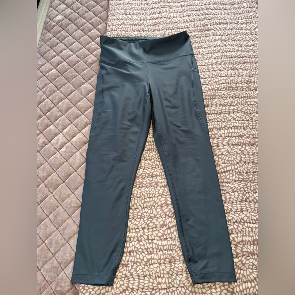 Athleta Steel Blue Interval Stash 7/8 Tight Leggings